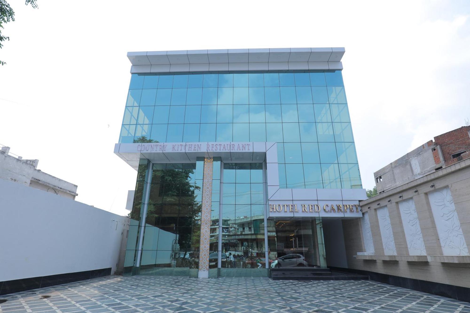 Hotel Red Carpet Tājganj Εξωτερικό φωτογραφία